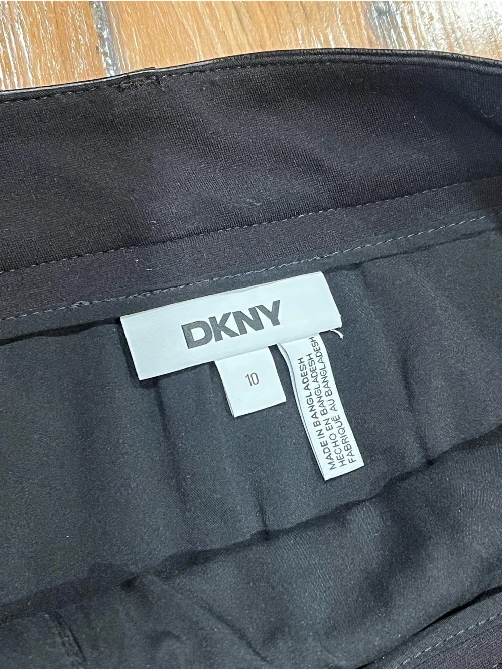 DKNY Black Mini Skirt with Leather-Trim Waist Polished Chic NWT